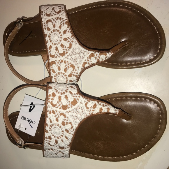 Cherokee Girl's Fern Thong Sandals in Ivory - Picture 1 of 5